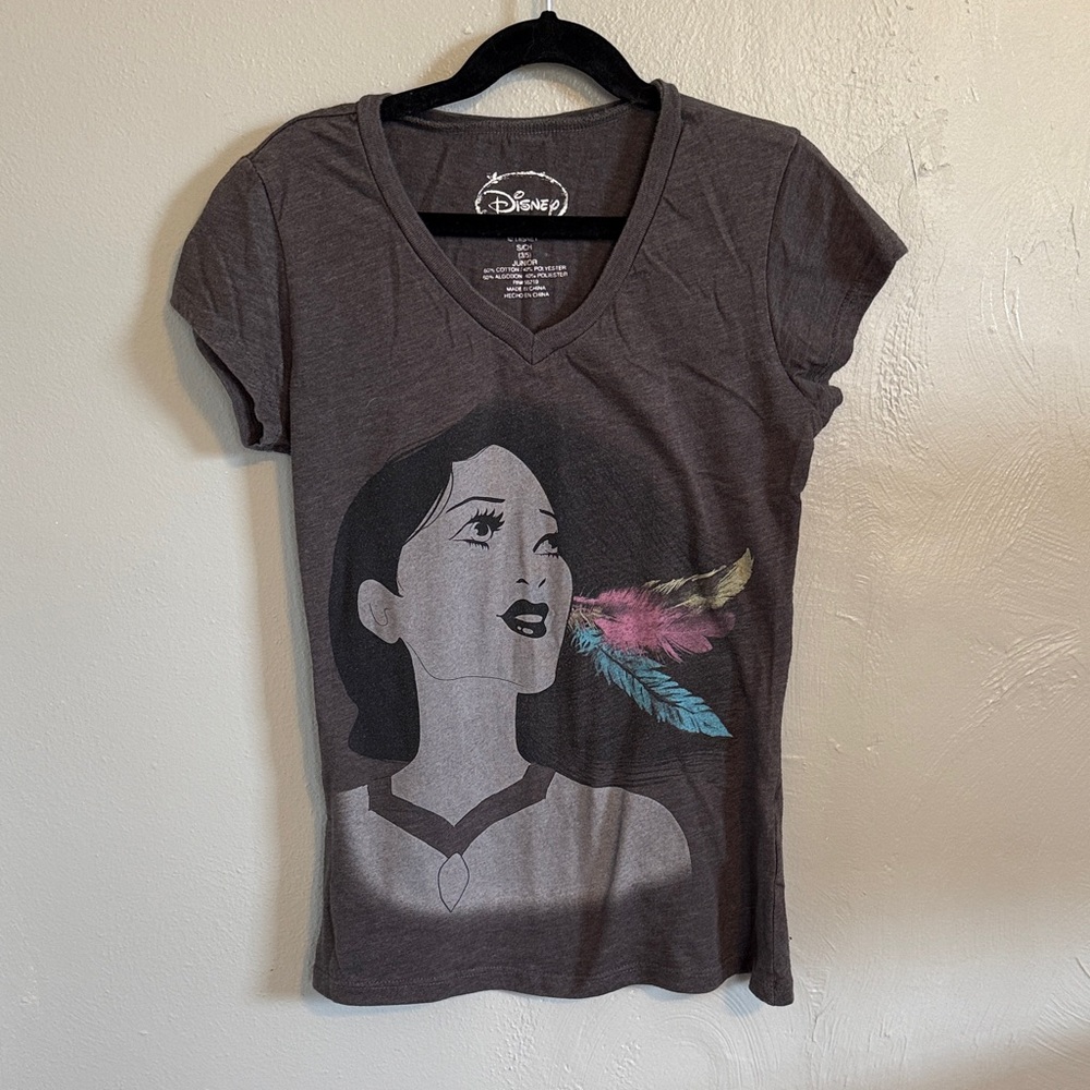 Disney Pocahontas shirt sleeve v-neck